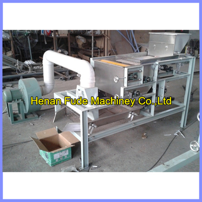 China peanut peeling machine with half kernel supplier