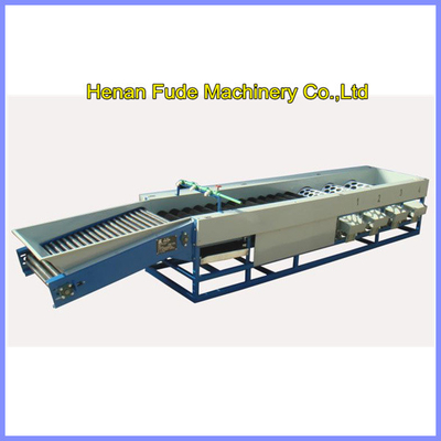 China apple polishing and grading machine, apple cleaning and sorting machine supplier